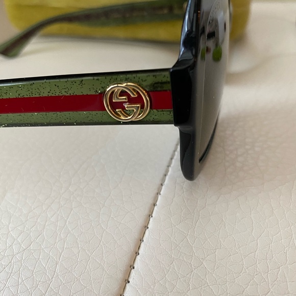 Sunglasses - Picture 4 of 6